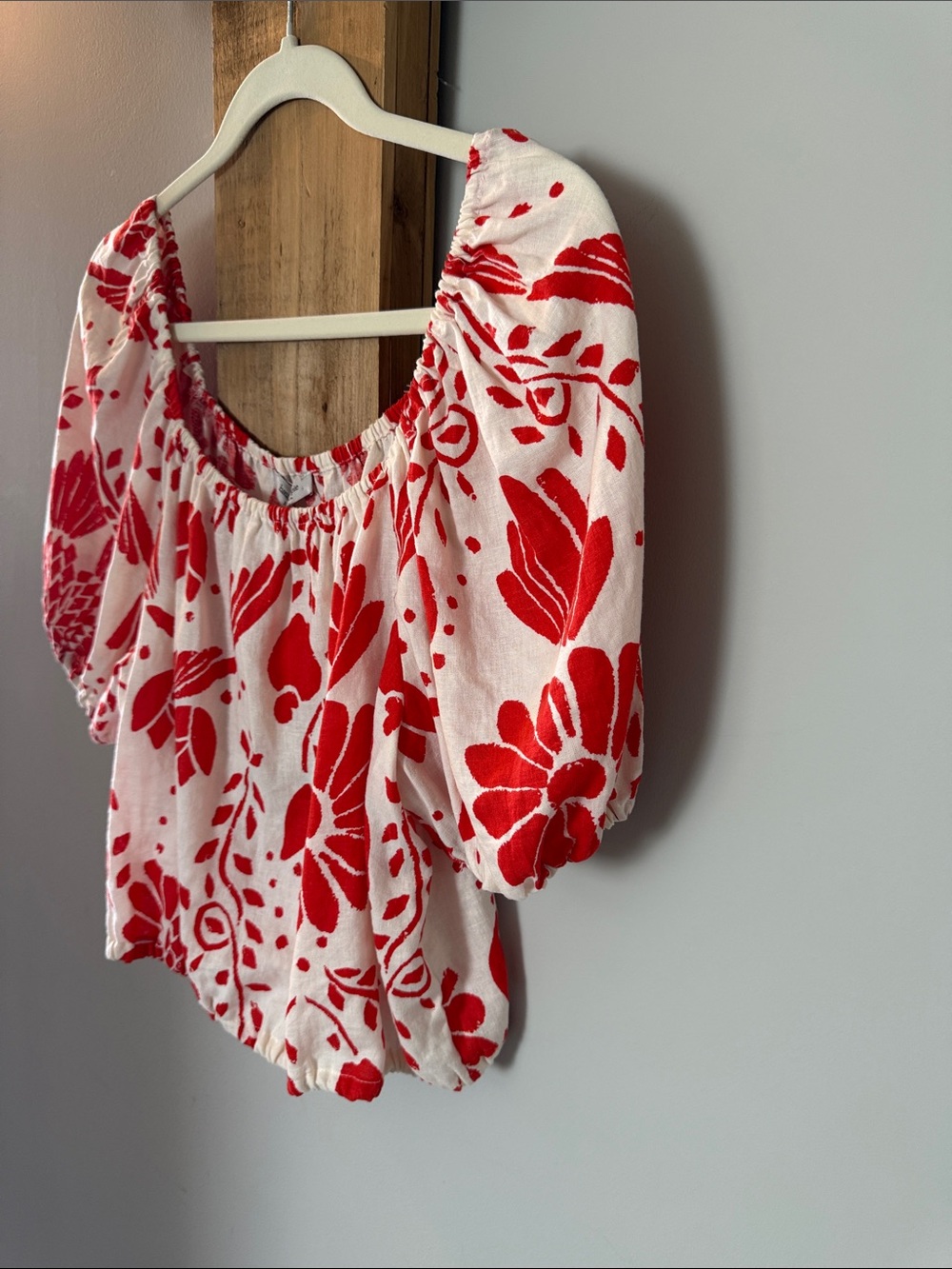 Haute Hippie White Top with Red Floral Print and Subtle Puff Sleeves, L, NWTs - Picture 3 of 6